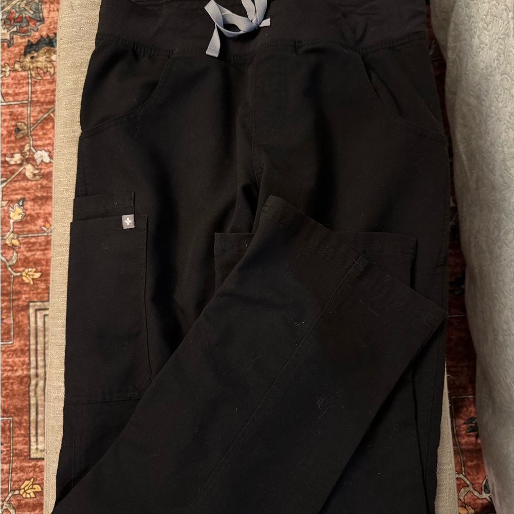 Figs women’s Black Cargo Pants